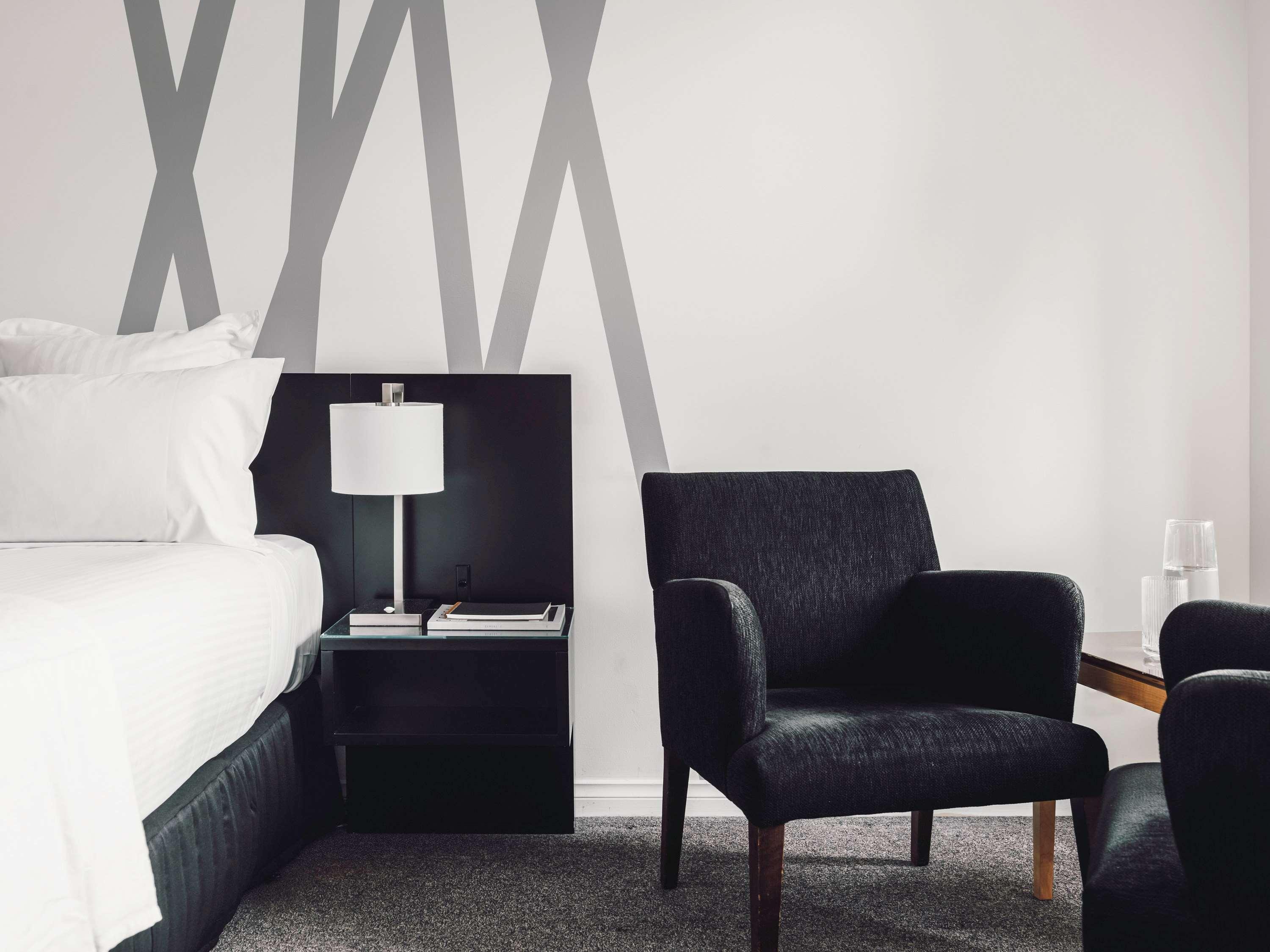 Quay West Suites Melbourne Zewnętrze zdjęcie A room at the hotel