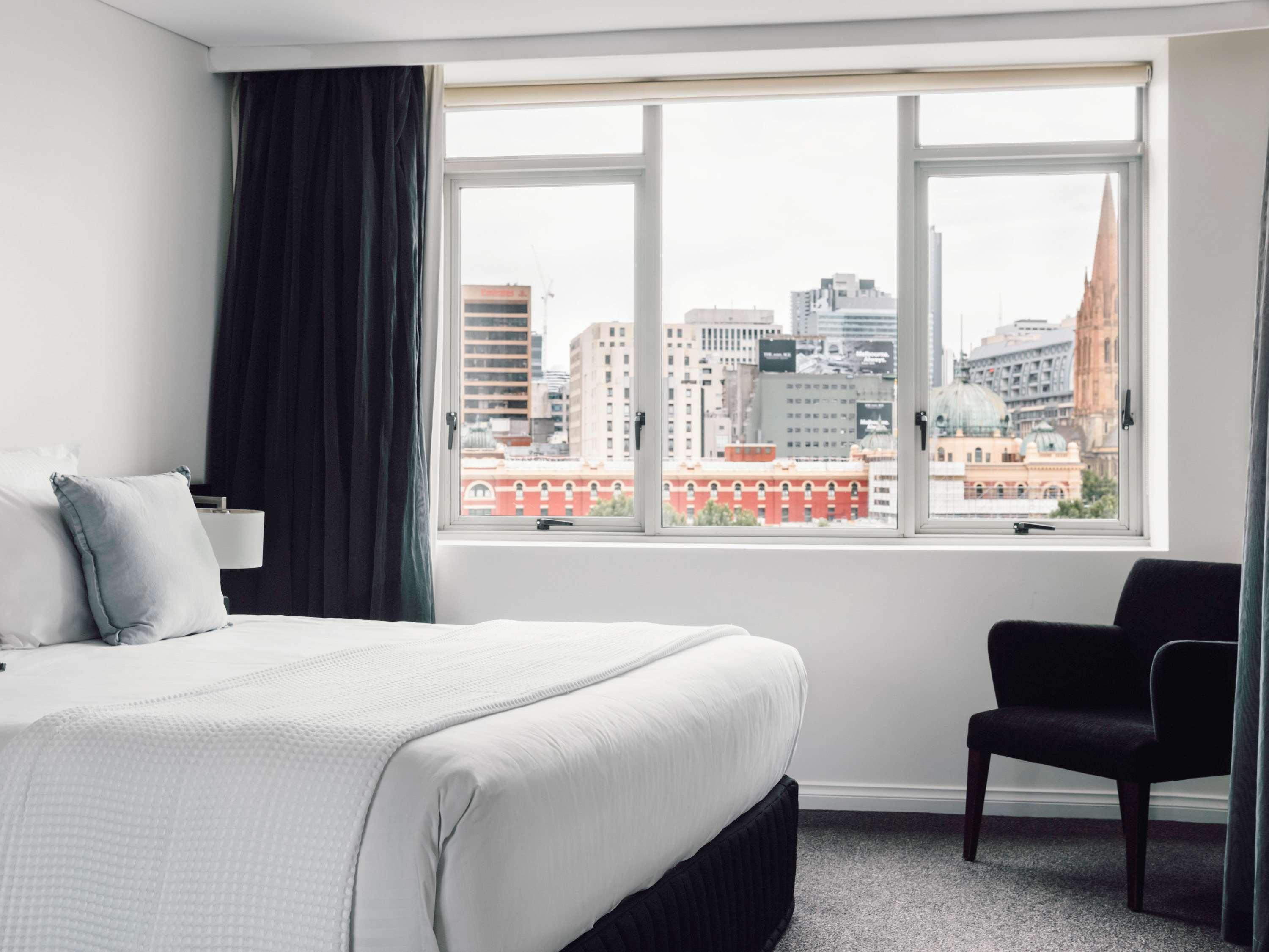 Quay West Suites Melbourne Zewnętrze zdjęcie A room at the hotel