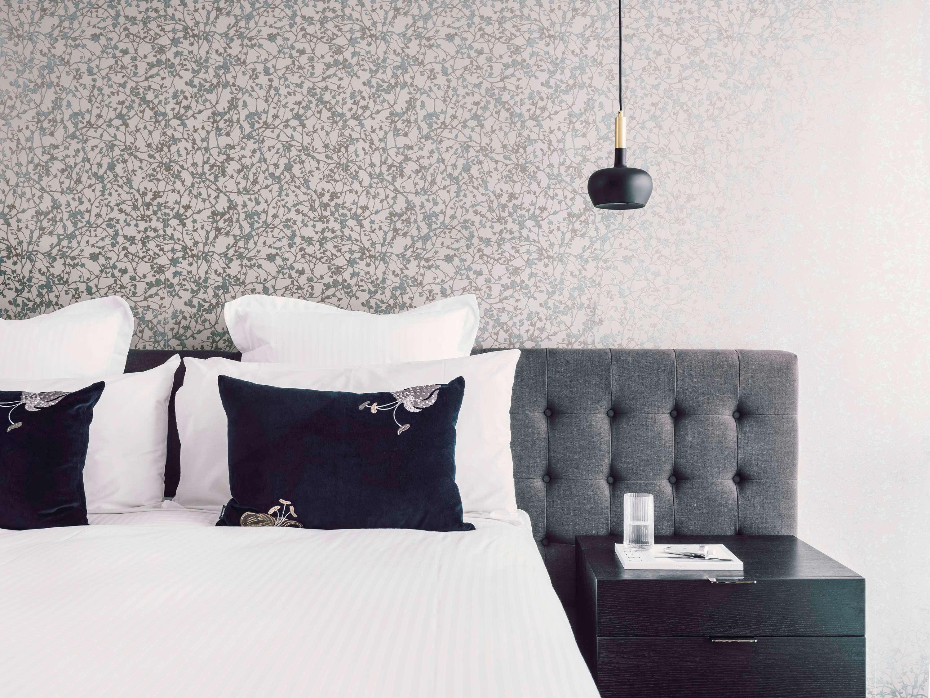 Quay West Suites Melbourne Zewnętrze zdjęcie A bedroom at the hotel