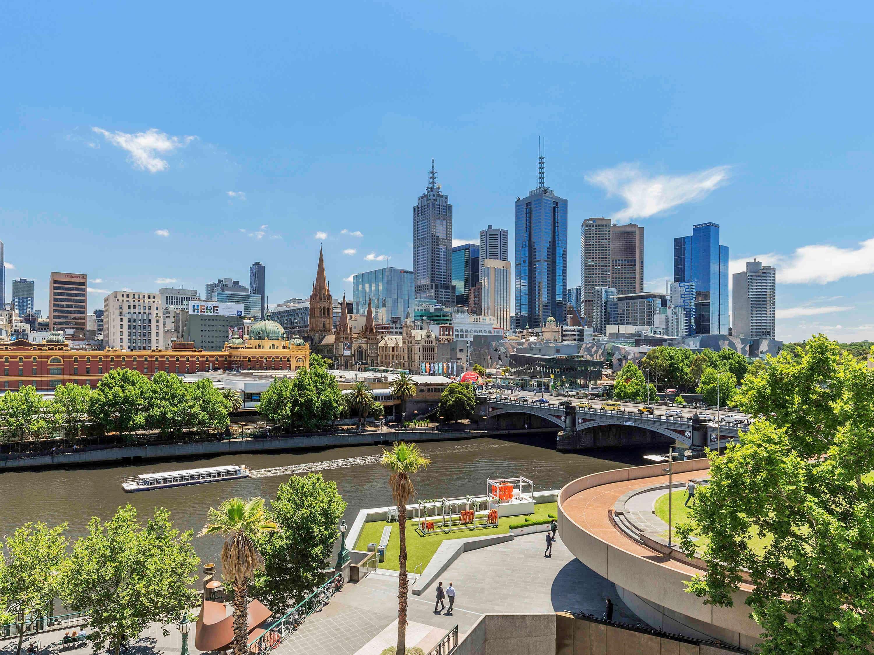 Quay West Suites Melbourne Zewnętrze zdjęcie Melbourne skyline