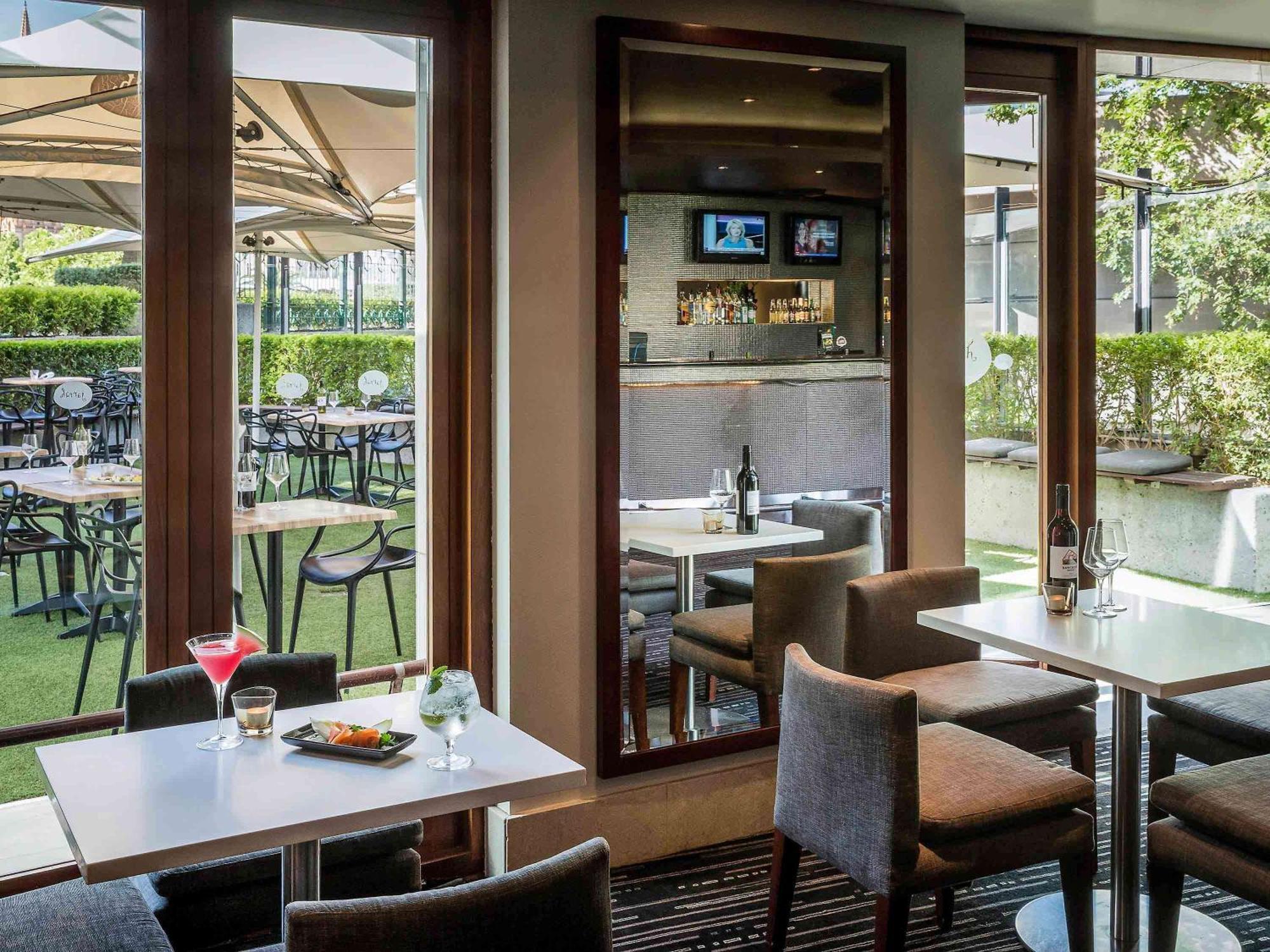Quay West Suites Melbourne Zewnętrze zdjęcie The Garden Bar