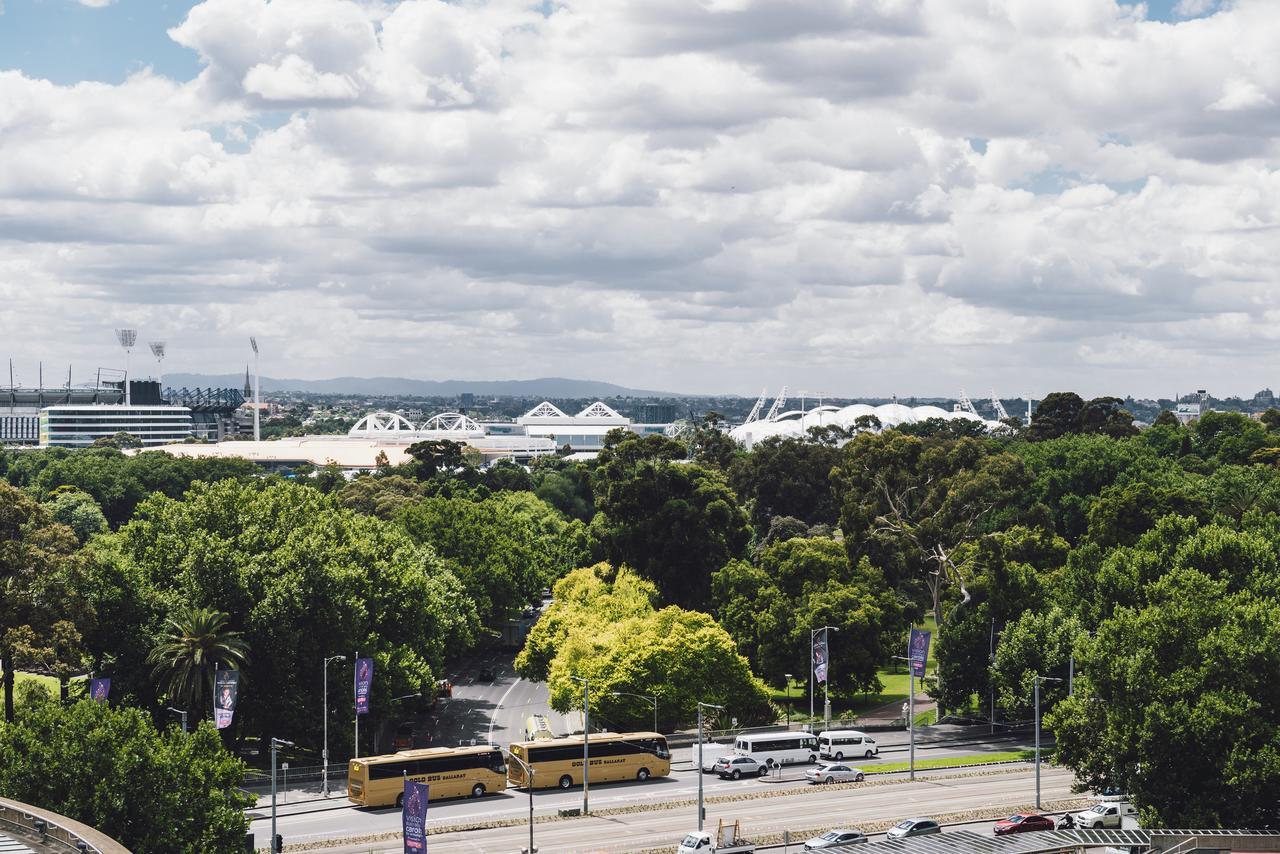 Quay West Suites Melbourne Zewnętrze zdjęcie The Melbourne Park complex